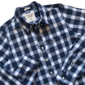 NWOT Abercrombie & Fitch Plaid Muscle XXL Button Down (Runs small)